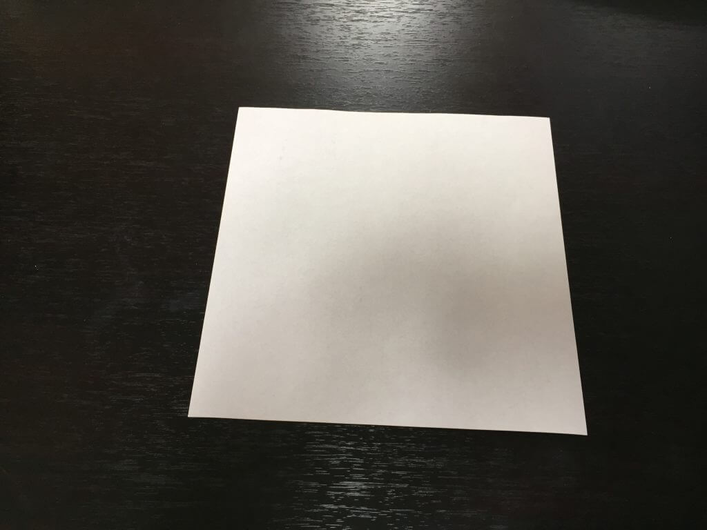 折り紙で簡単なハートの折り方手順1