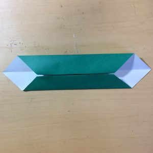 ２色で作る折り紙で簡単なクリスマスリース