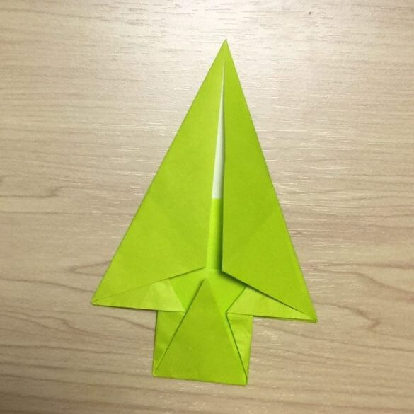 折り紙で子供と作る簡単なクリスマスツリー