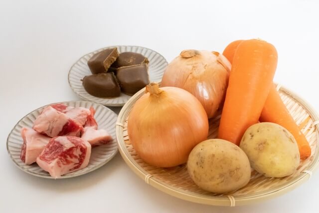 カレー　シチュー　とろみ　野菜　つかない　水っぽい　シャバシャバ