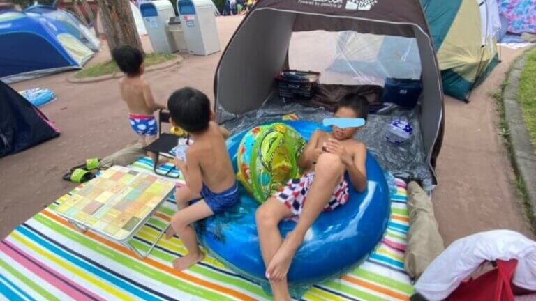 子連れプール　持ち物　テント　浮き輪　テーブル　アウトドアワゴン　レジャーシート