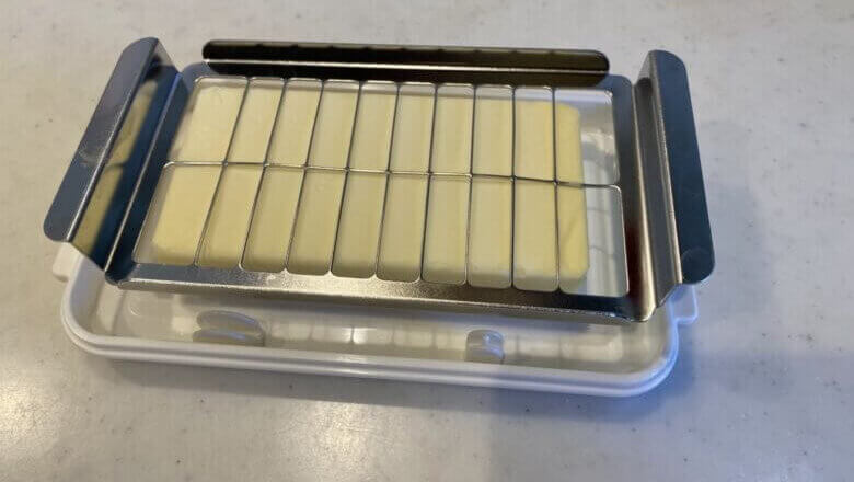 スケーターステンレスバターカッターケース付き　使い方　バターを切る