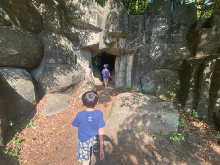 石の谷　入り口